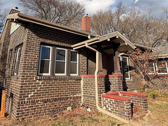 3rd image of 601 N Woodland St