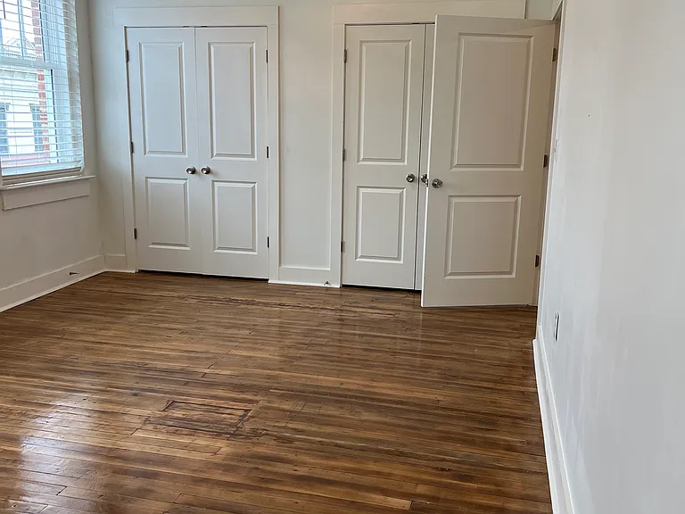 300 Main St #4 — Photo 6