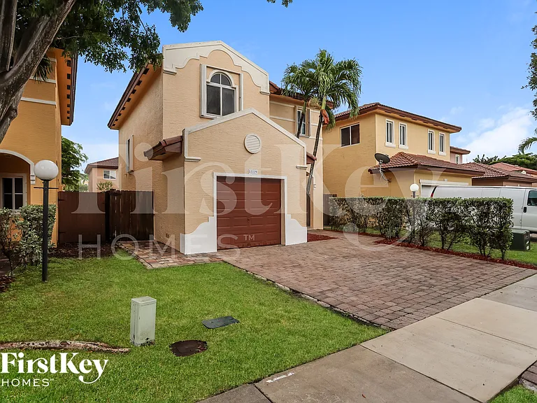 1119 NE 41st Ave — Photo 2