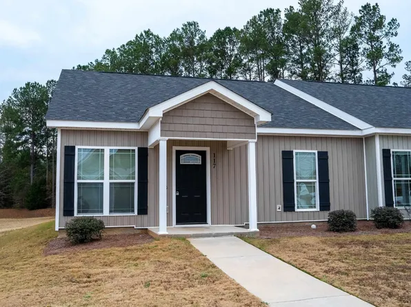 117 Washington Place Dr, Perry, GA 31069