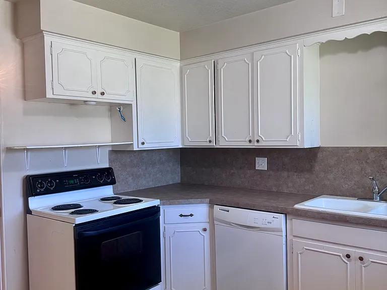 487 Gustafson Dr — Photo 6