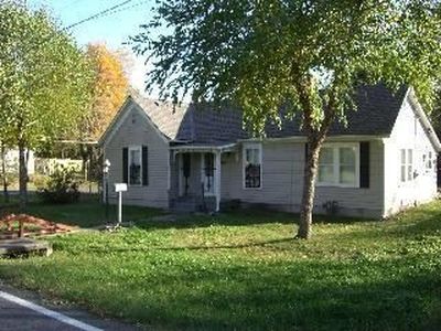 207 NE Forest Ave, Lees Summit, MO, 64063