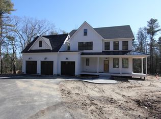 17 Stone Bridge Rd, Cape Elizabeth, ME 04107