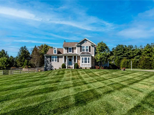 27 Hickory Meadows Ln, Lebanon, OH 45036