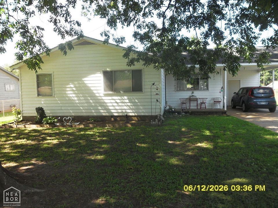 1st image of 2900 Robinson St
