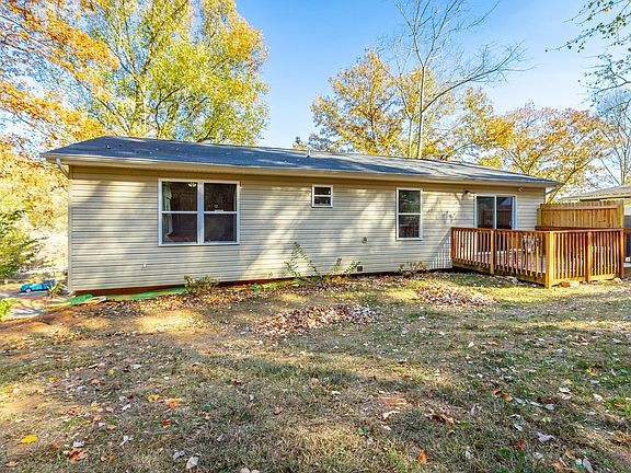 3rd image of 4702 Winifred Dr
