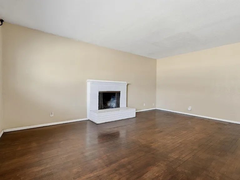 2519 E Buckingham Way — Photo 6