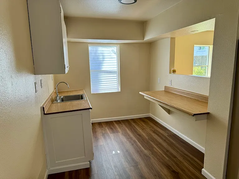 2515 N Franklin Ave #A — Photo 14