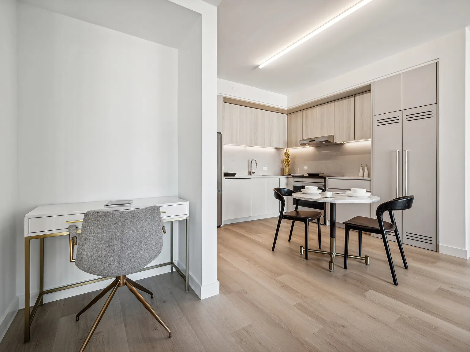 17 Hanover Place — Photo 2