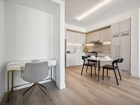 2nd image of 17 Hanover Pl #29H