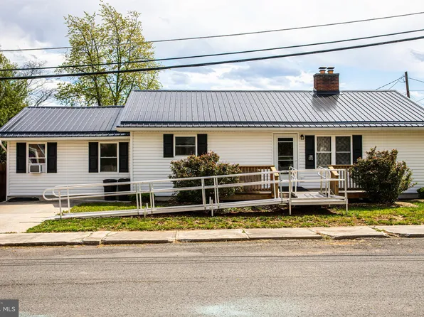 12 Fort Hill Ave, Petersburg, WV 26847