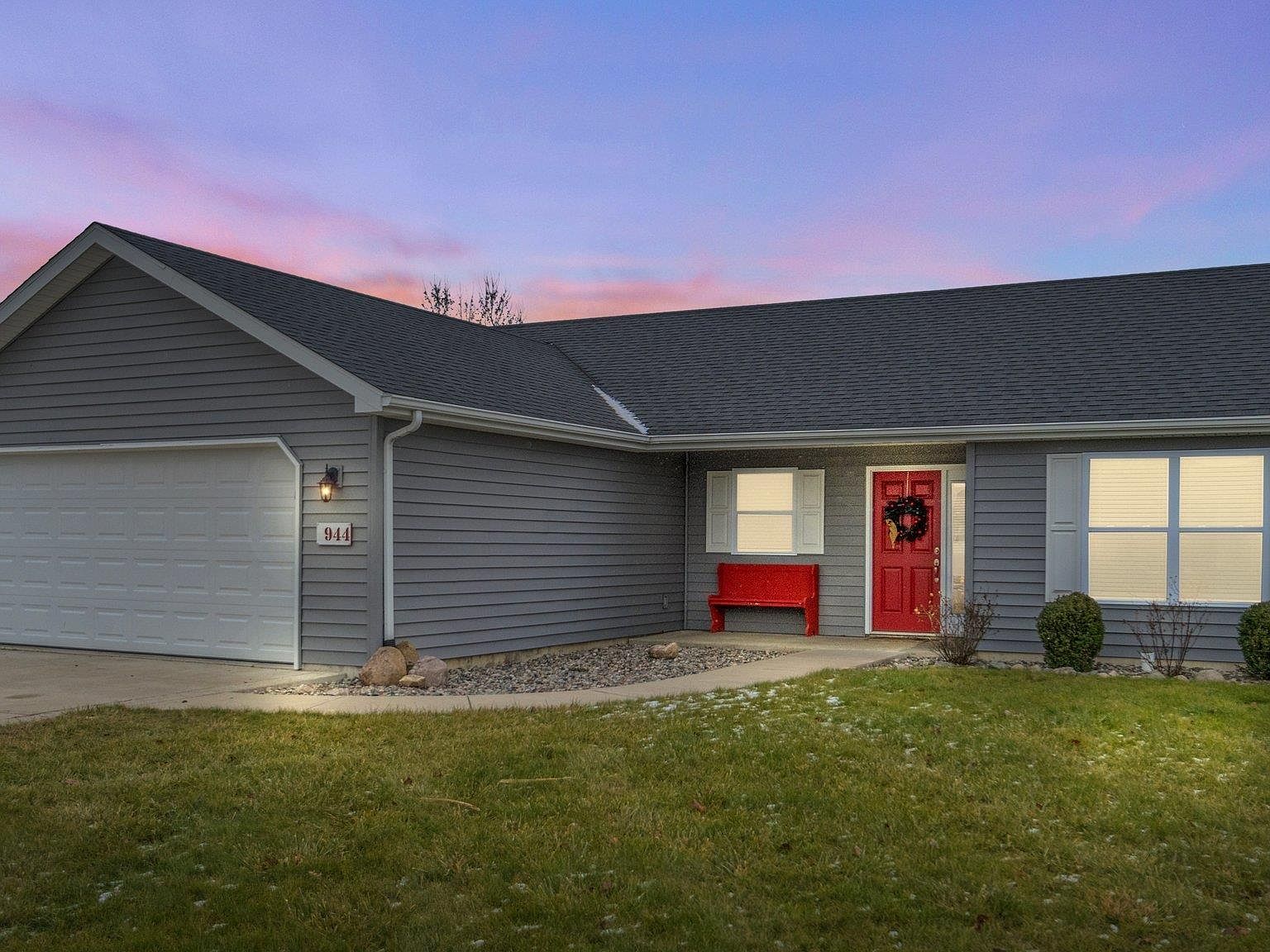 944 W Caroline Ct, Churubusco, IN 46723 Zillow