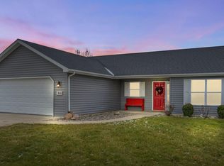 944 W Caroline Ct, Churubusco, IN 46723