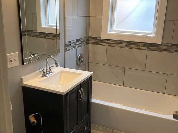 4th image of 7239 S Woodlawn Ave #2