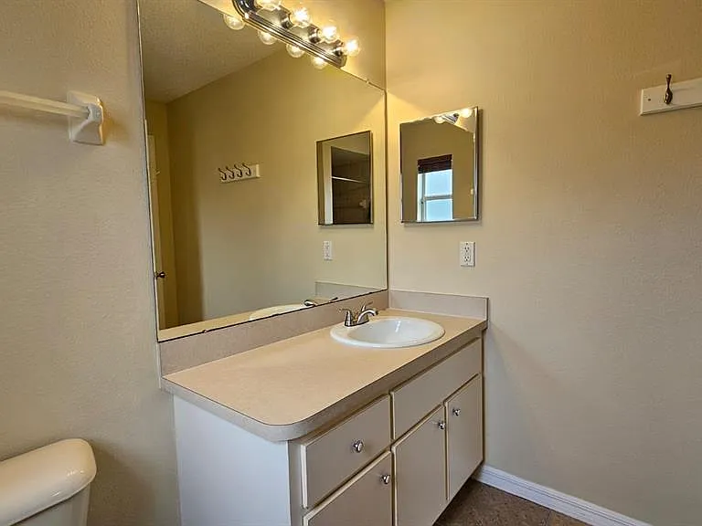 10368 Lansfield St — Photo 18
