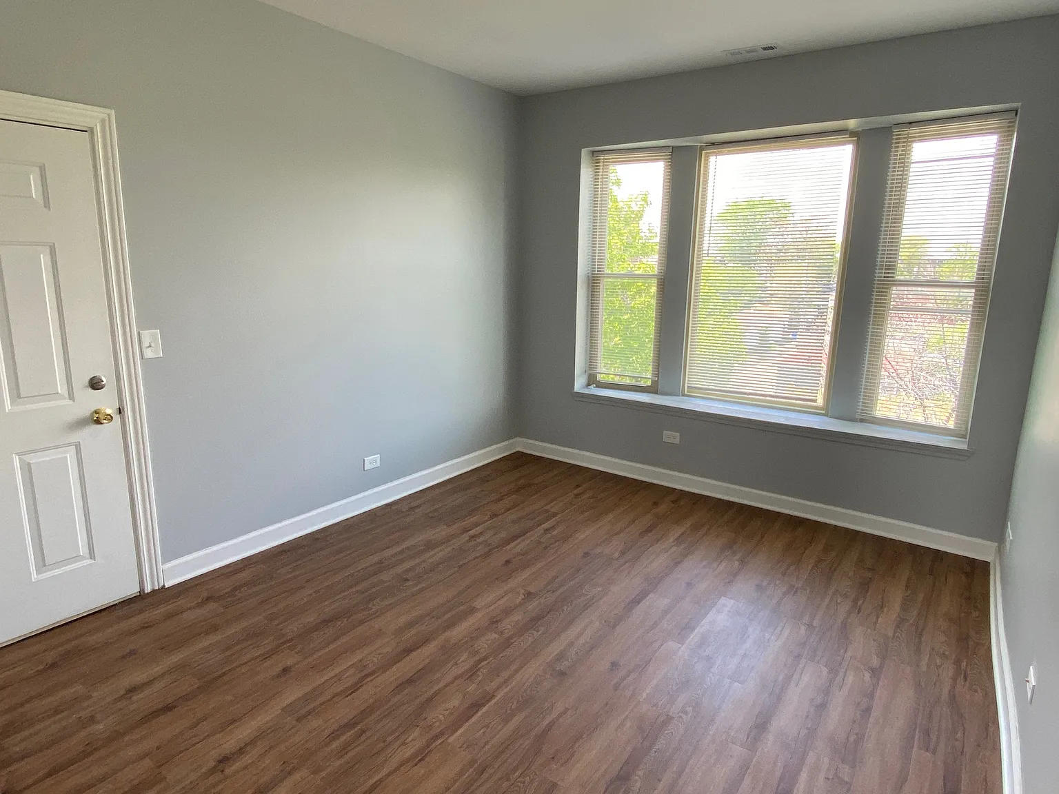 Opal Apartments — Photo 4
