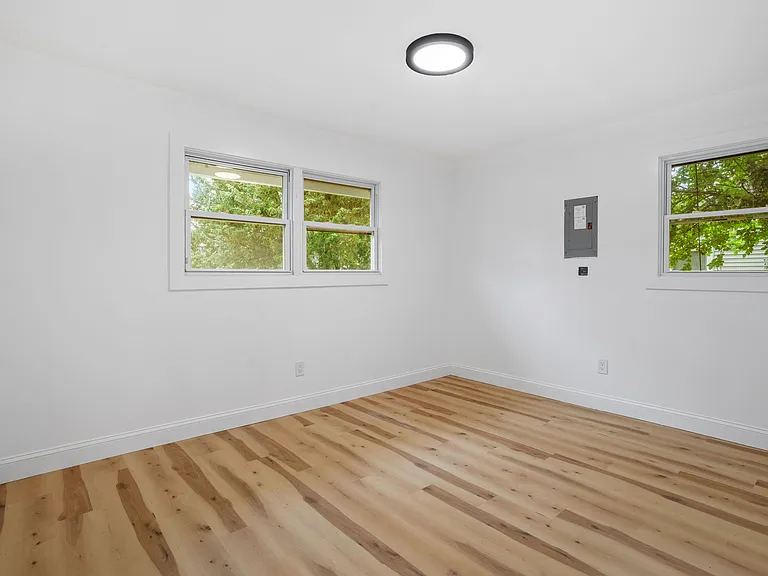 49 Farrell Ave — Photo 11