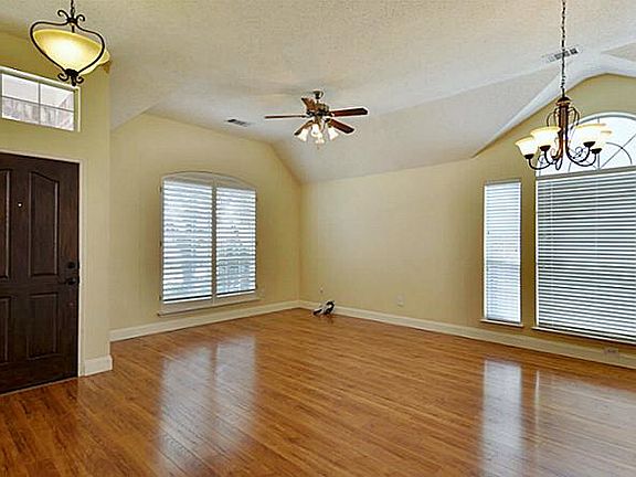 2nd image of 3813 Pine Valley Dr