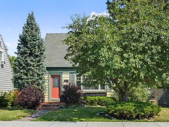 434 W 19th St NW, Calgary, AB T2N 2J1