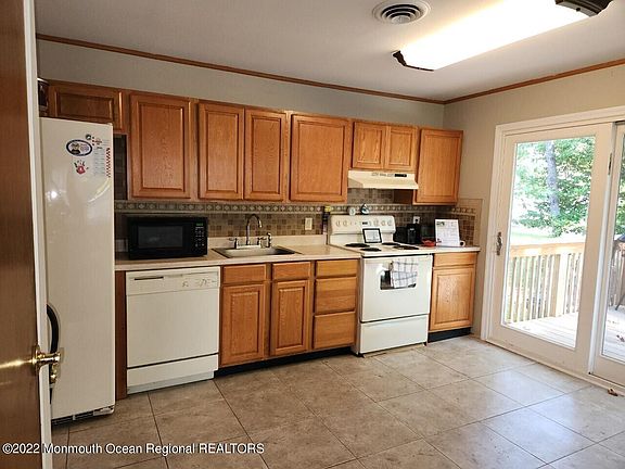 4th image of 7A Nebraska Dr