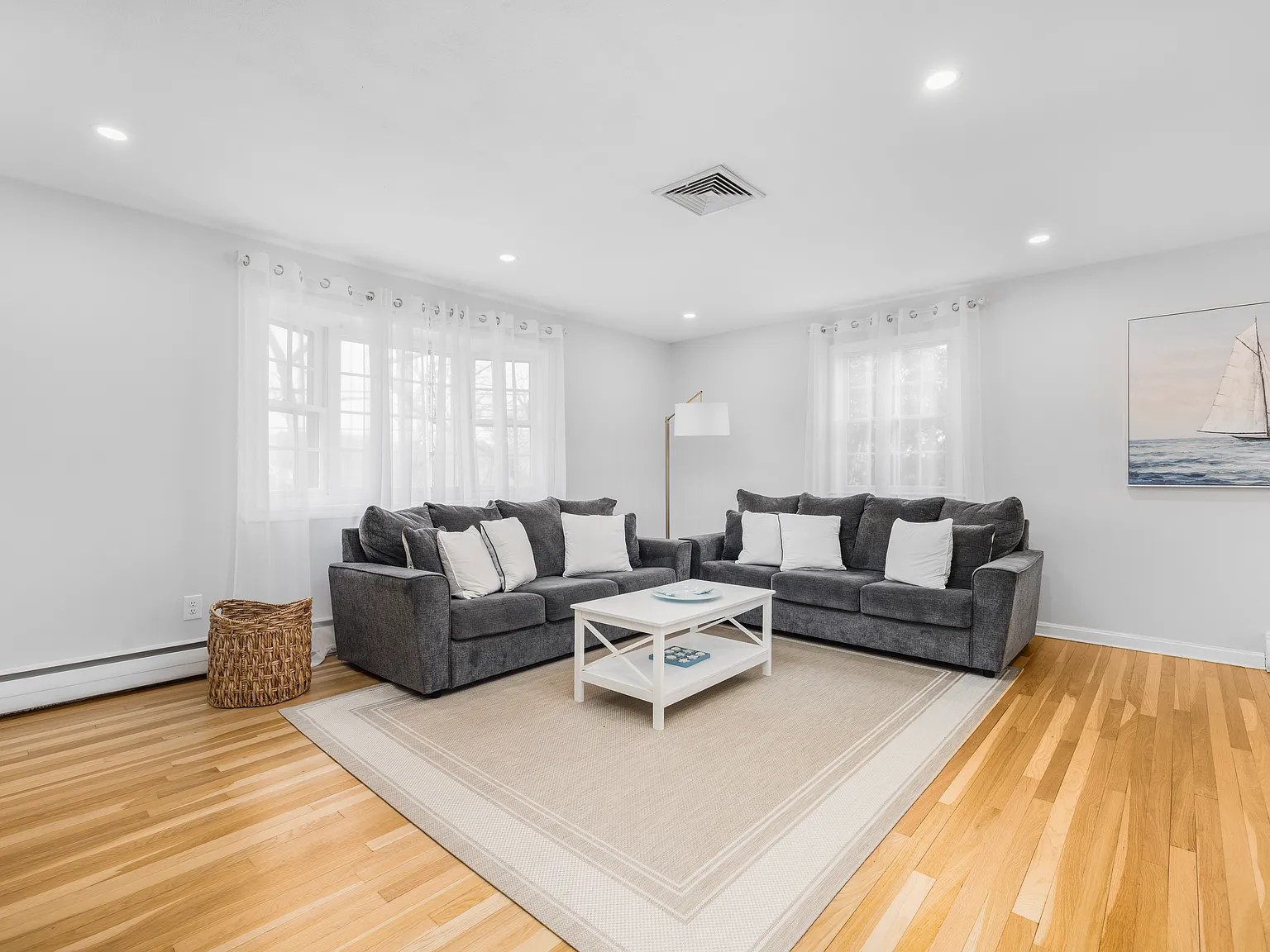 4 bed, 2048 sqft, $3,800 — Photo 3