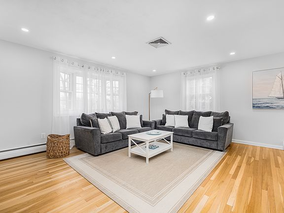 3rd image of 384 Valley Rd