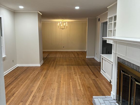 4th image of 912 Barnett Dr