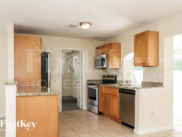 7461 NW 23rd St — Photo 7
