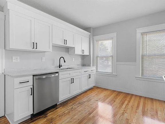 3rd image of 92 Greenwood St #2