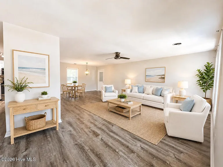 1093 Harbor Dr SW — Photo 4