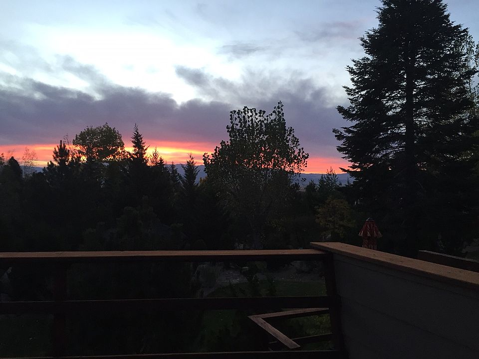 2nd image of 1135 Autumn Hills Rd