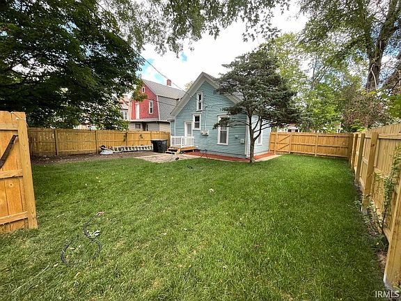 5th image of 713 Cushing St