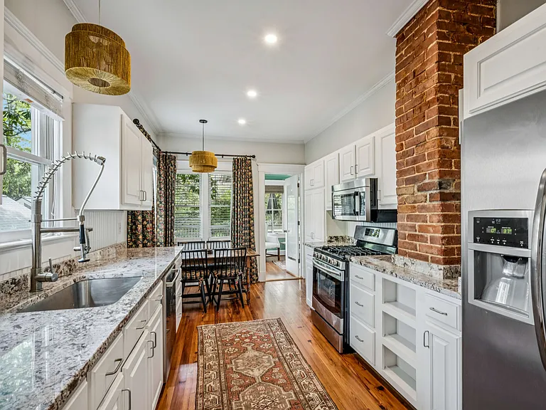1052 Alta Ave NE — Photo 5
