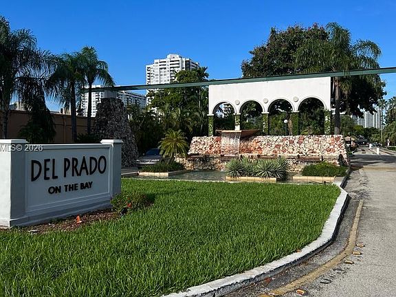 2nd image of 18061 Biscayne Blvd APT 1404