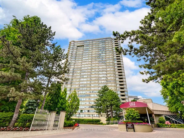 1320 Islington Ave #2206, Toronto, ON M9A 5C6
