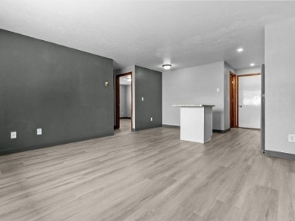 3rd image of 1540 Moraine Ter APT 1