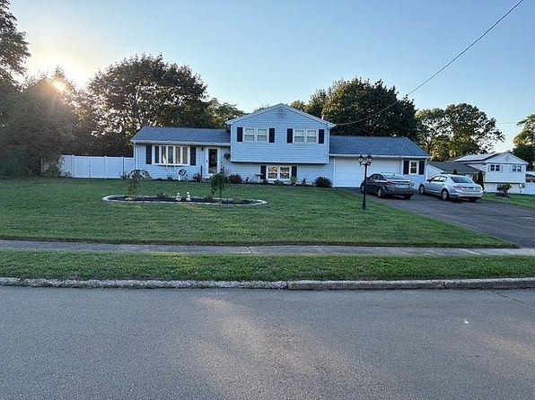 14 Zolan Dr