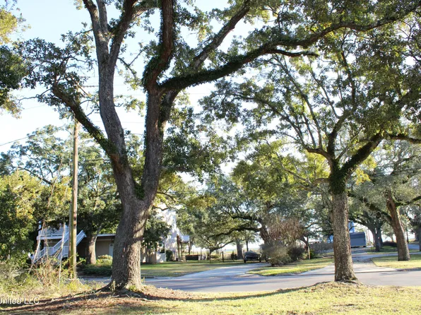 2603 Washington Ave #2, Pascagoula, MS 39567