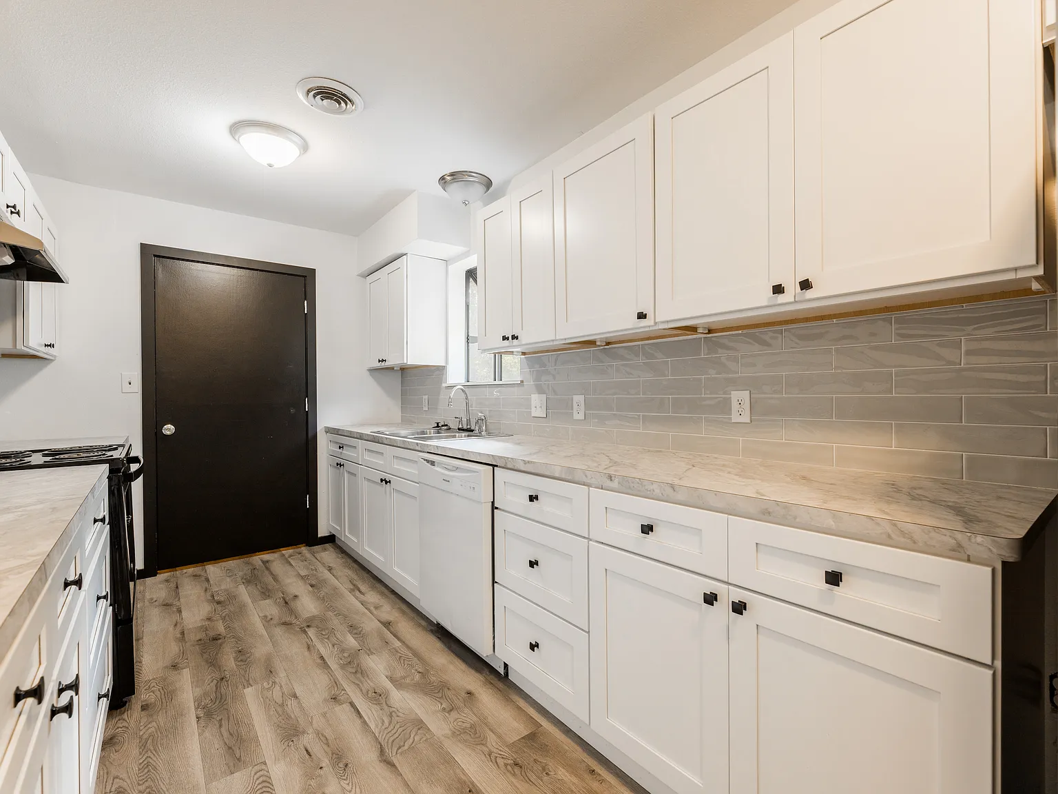 3 bed, 1230 sqft, $1,700 — Photo 4