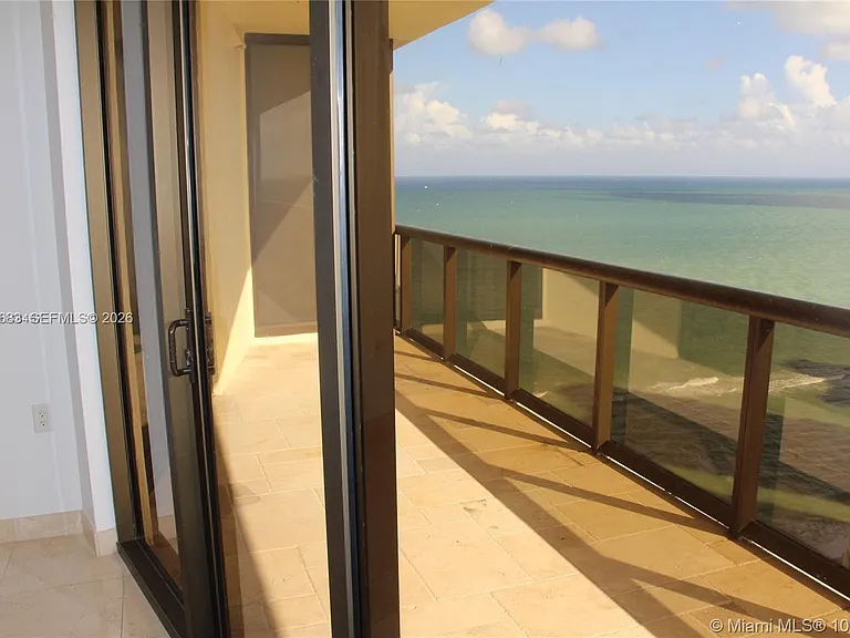 16275 Collins Ave — Photo 9
