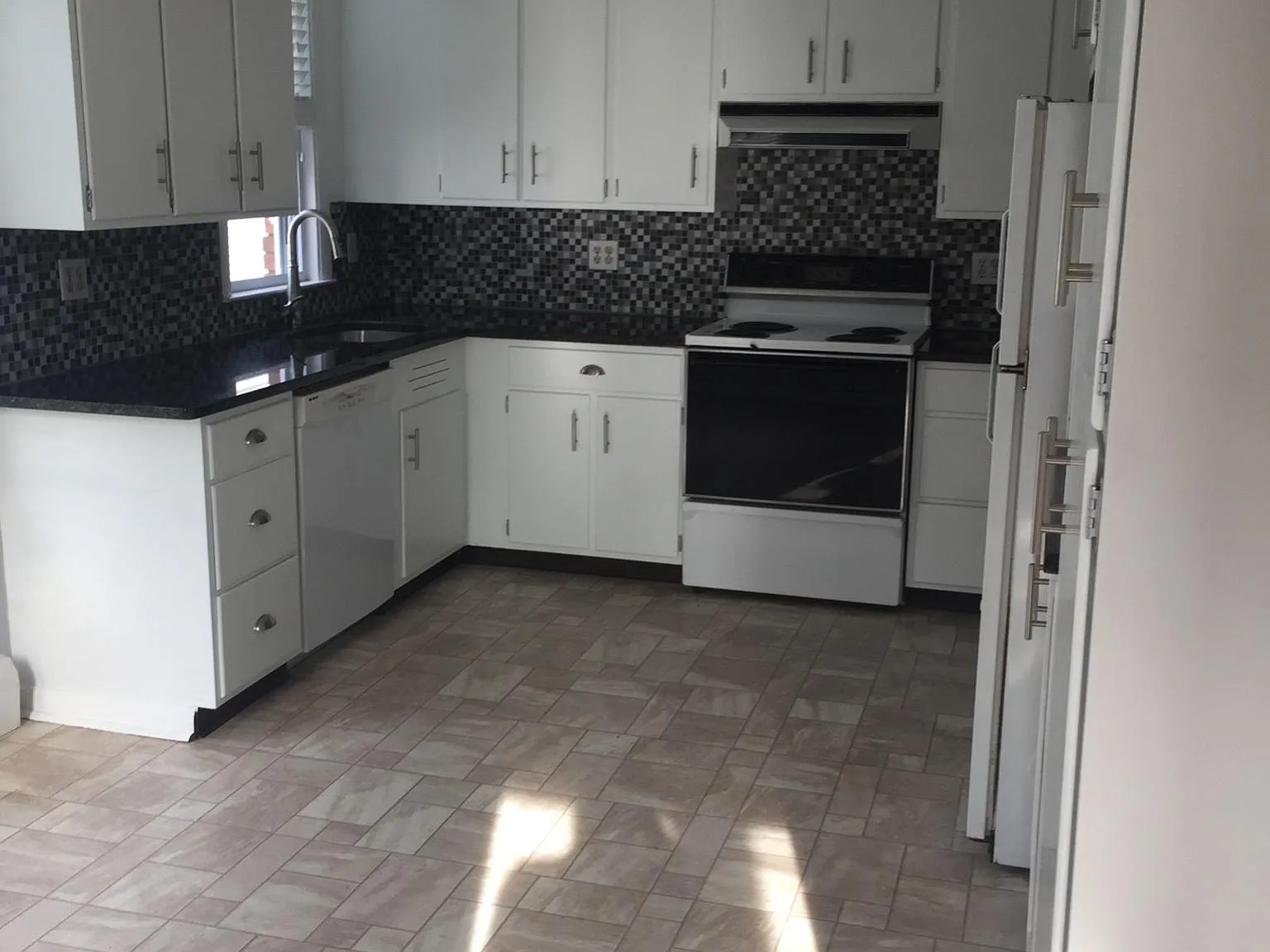 96 Maplewood Ave — Photo 1