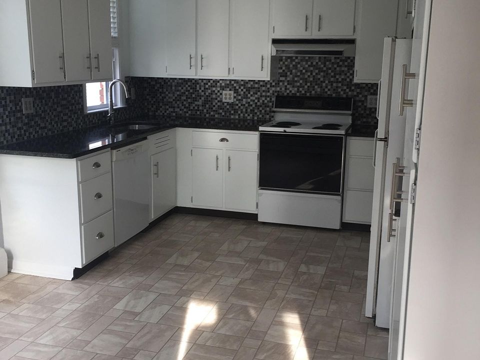1st image of 96 Maplewood Ave #1