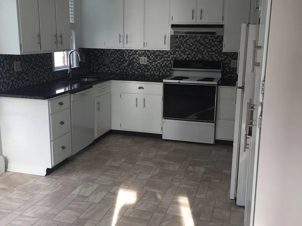 96 Maplewood Ave #1