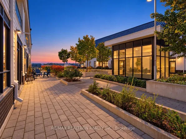 233 Broward Way #11, Innisfil, ON L9S 0M1