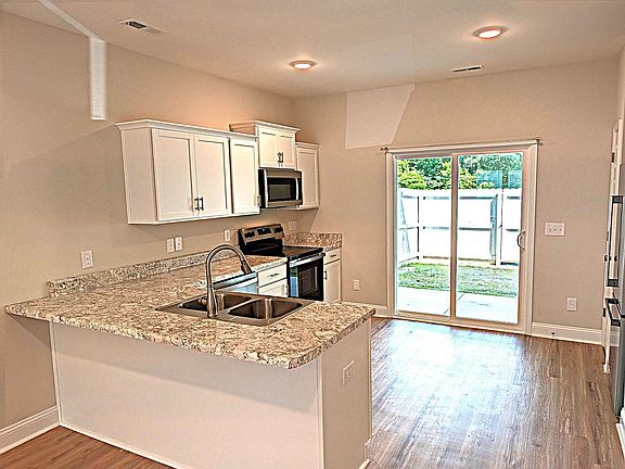4th image of 138 Loren Rd