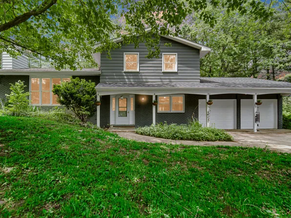 916 N County Line Rd, Westville, IN 46391