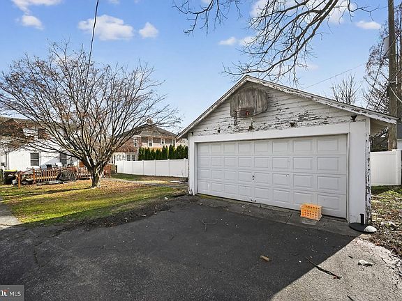 2nd image of 25 Evergreen Rd