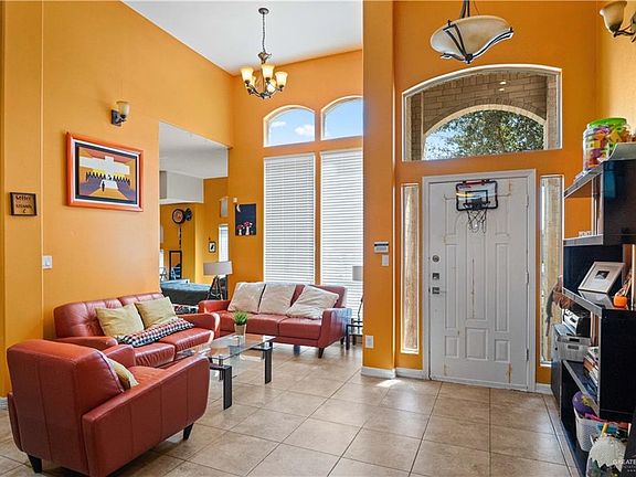 4th image of 806 W Solar Dr