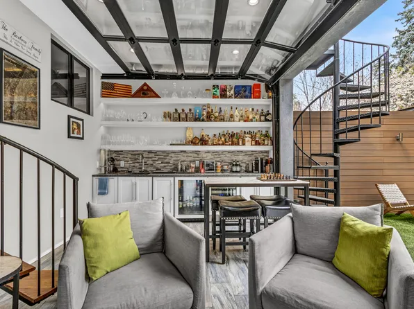 207 Huntington Street image 25 of 43