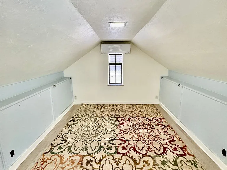 6040 Marquette Ave — Photo 13